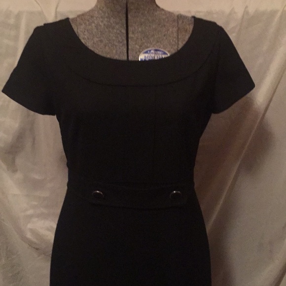 Black dress - Picture 2 of 4